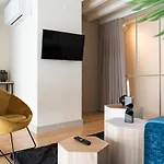 Shiny Apartament